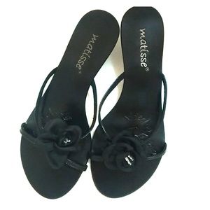 Matisse Sandal - black with cute flower design
